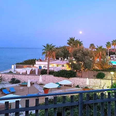 Aurelia Sea View B&B 토레깐느