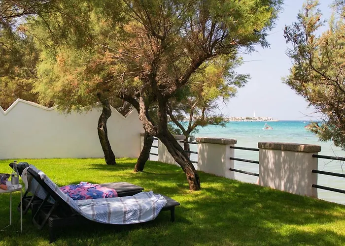 לינה וארוחת בוקר Aurelia Sea View 4*
